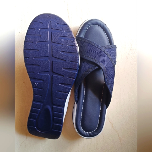 Women's New Navy Blue Casual Slip On Wedges - Picture 4 of 6